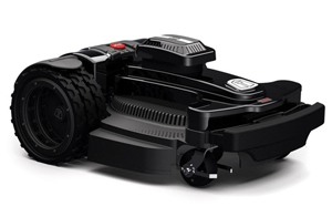 Schwarzer Techline S6 Mähroboter mit Dreifachbereifung bei den Hinterrädern.