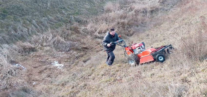Vari Einzweckmulcher Hochgrasmäher HURRICANE F-700 HYDRO mit Honda GXV390 Motor