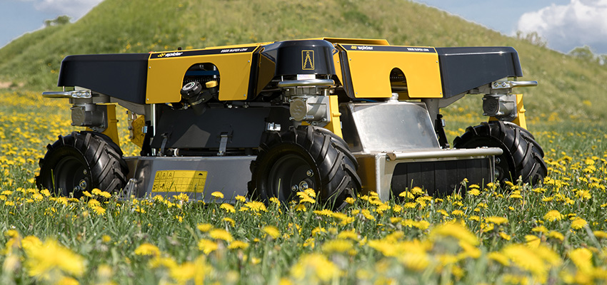 Spider 2SGS SUPERLOW EFI Großflächenmäher und Böschungsmäher ohne Seilwinde mit Schleuderwendung