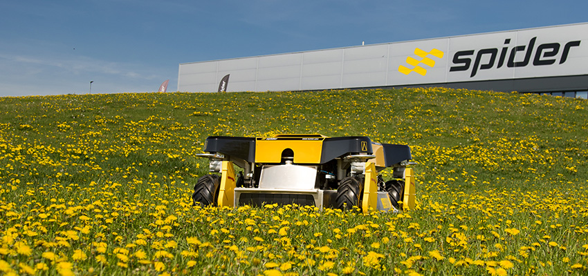 Spider 2SGS SUPERLOW EFI Großflächenmäher und Böschungsmäher ohne Seilwinde mit Schleuderwendung