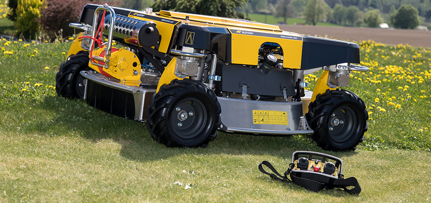 Spider 2SGS SUPERLOW EFI Großflächenmäher und Böschungsmäher mit Seilwinde und mit Schleuderwendung