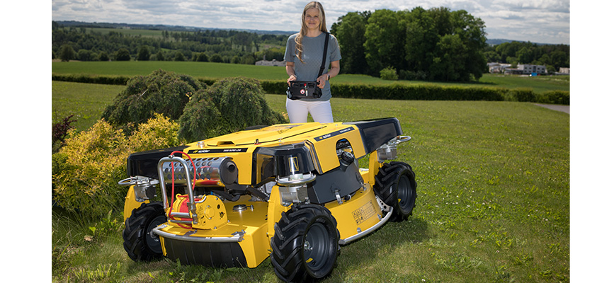 Spider 2SGS SUPERLOW EFI Großflächenmäher und Böschungsmäher mit Seilwinde und mit Schleuderwendung