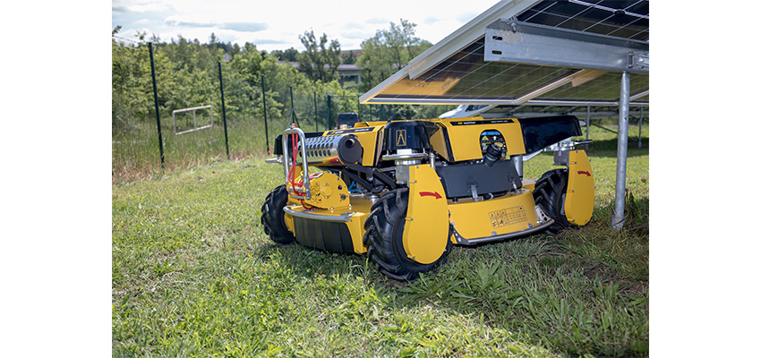Spider 2SGS SUPERLOW EFI Großflächenmäher und Böschungsmäher mit Seilwinde und mit Schleuderwendung