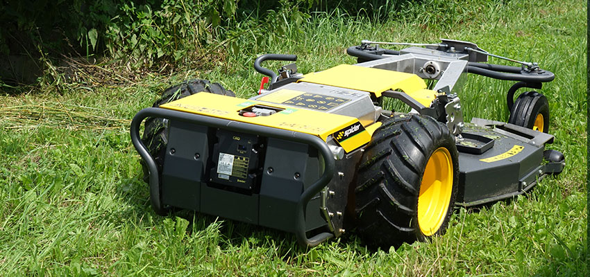 Spider E ZERO - vollelektrischer Großflächenmäher, Solarpark PflegeVorführmaschine