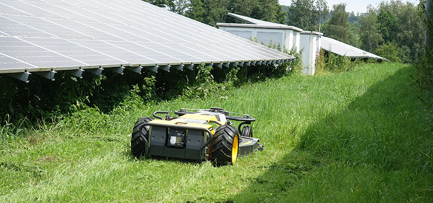 Spider E ZERO - vollelektrischer Großflächenmäher, Solarpark PflegeVorführmaschine