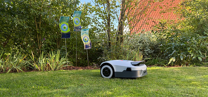 Anthbot Genie 1000 Drahtloser Mähroboter mit RTK und 4 Kamera 3D Vision 4G Connect bis 2000 qm