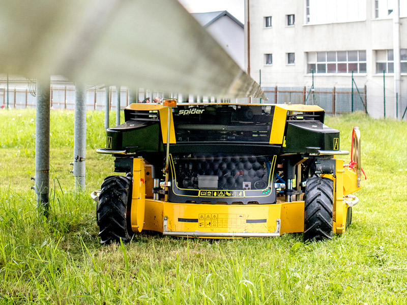 Spider 2SGS Großflächenmäher und Böschungsmäher mit Funkfernsteuerung inkl. Seilwinde