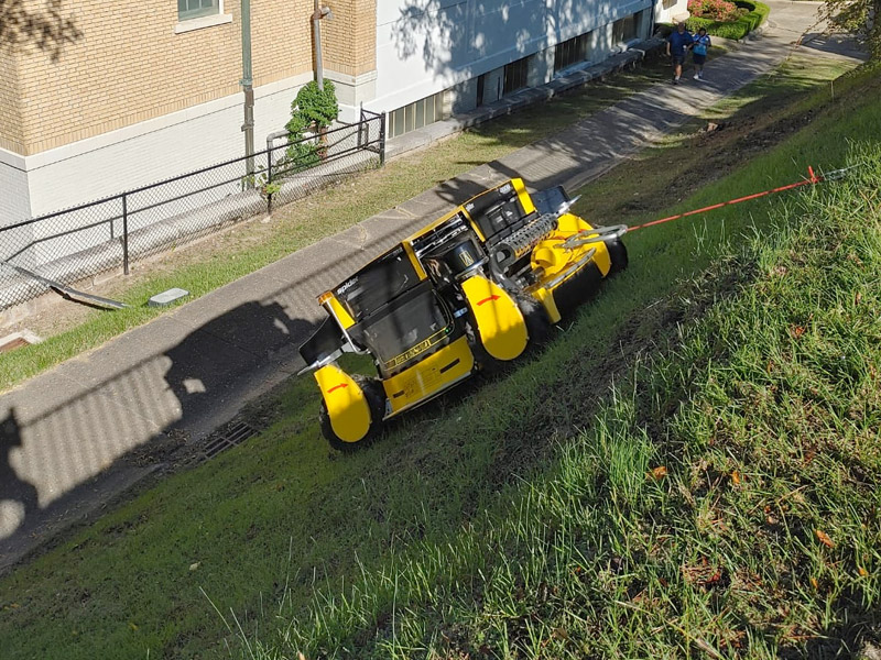 Spider 2SGS Großflächenmäher und Böschungsmäher mit Funkfernsteuerung inkl. Seilwinde