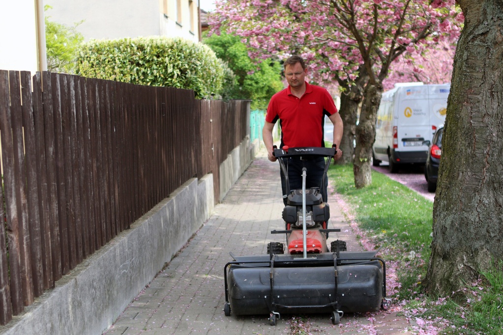 Sammelbehälter BS-100 für Kehrbürste V-RKV1000 für Vari Raptor Hydro