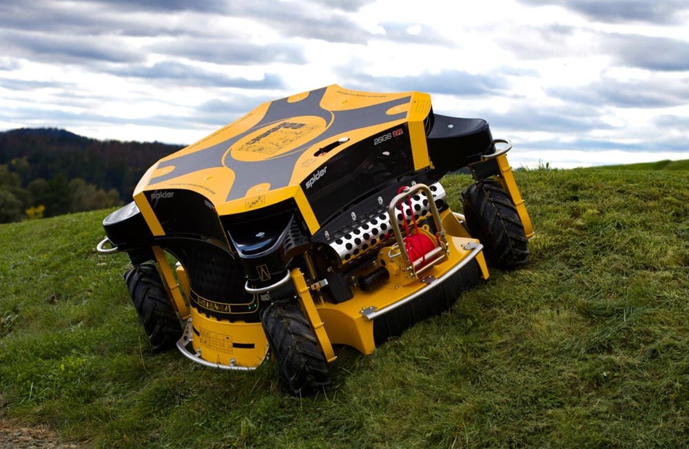 Spider 2SGS EFI Großflächenmäher und Böschungsmäher mit Seilwinde und Schleuderwendung