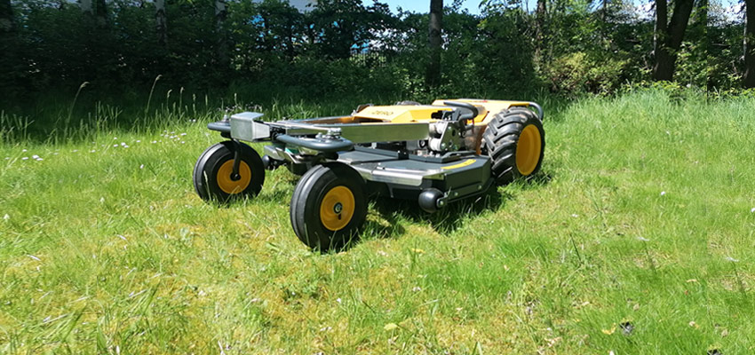 Spider E ZERO vollelektrischer Großflächenmäher, Solarpark Pflege